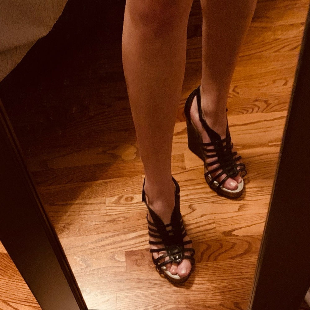 Black Wedges